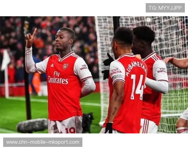 阿森纳以短传配合撬开对方防线,推进更有效