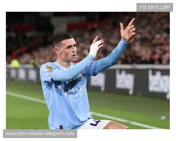 曼城福登面对三人包夹仍凭灵巧步伐破门：速度与智慧在绿茵场的对话