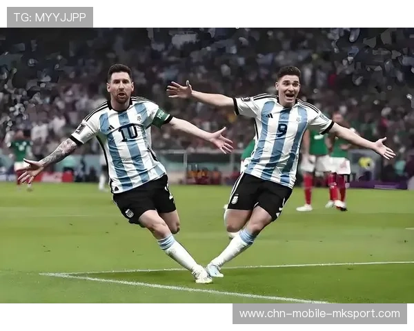 哥伦比亚演练防守反击，迪亚斯冲击力让队友叫绝